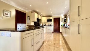 Kitchen- click for photo gallery